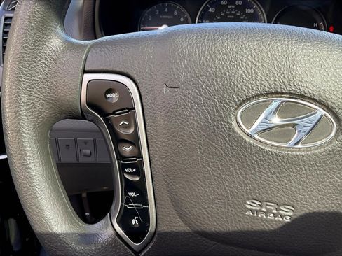Used 2010 Hyundai Santa Fe GLS image 11