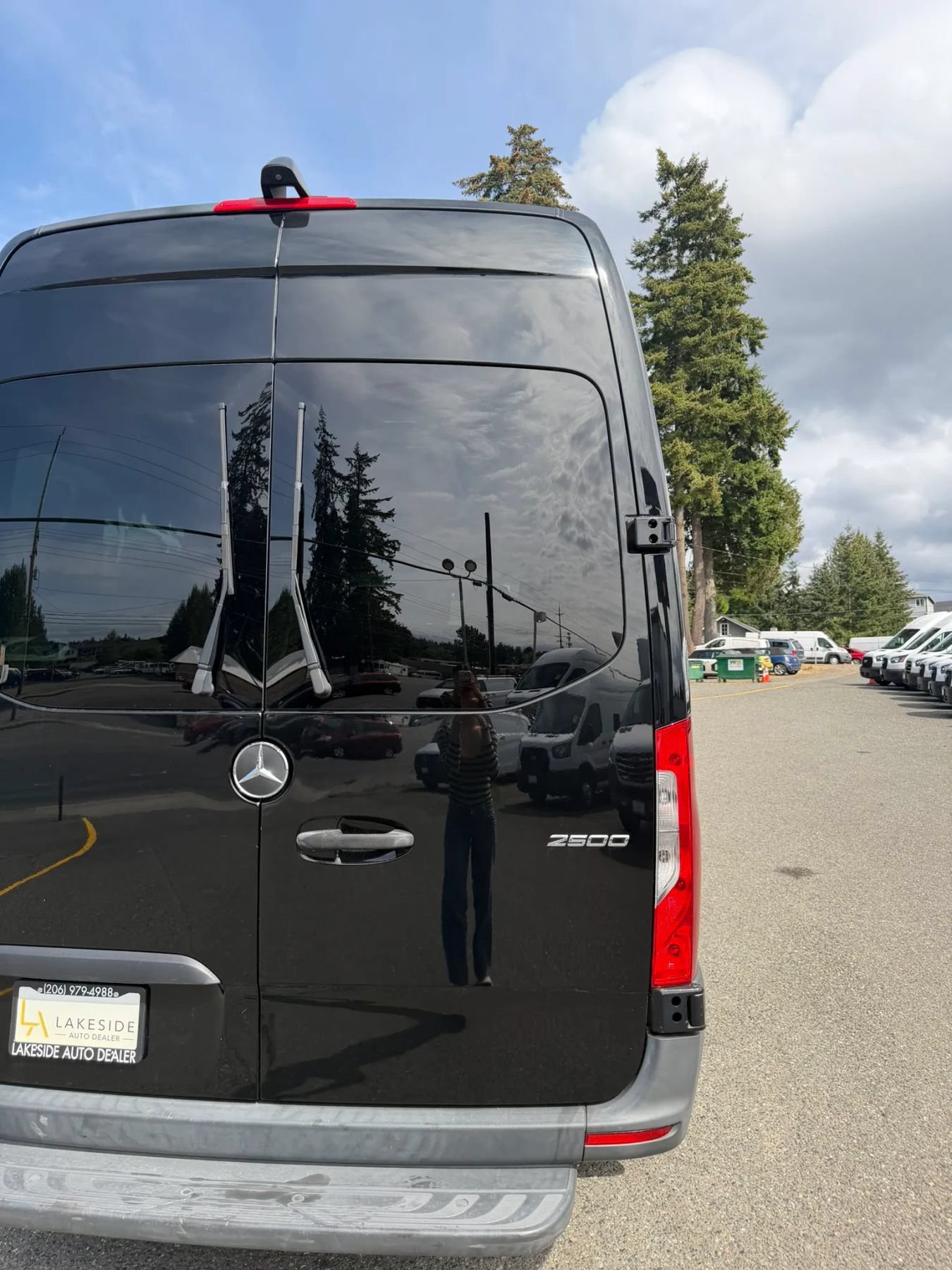 Used 2019 Mercedes-Benz Sprinter 2500 w/ Premium Package image 17