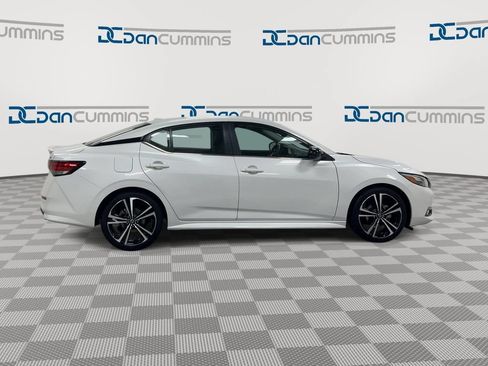 Used 2022 Nissan Sentra SR w/ Electronics Package FWD image 9