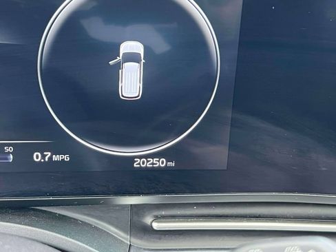 Certified 2024 Kia Carnival SX Prestige FWD image 27