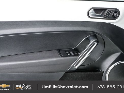 Used 2018 Volkswagen Beetle 2.0T S image 7