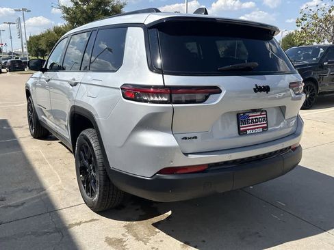 New 2025 Jeep Grand Cherokee L Altitude AWD/4WD image 4