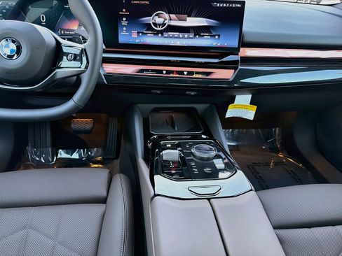 New 2027 BMW 530i xDrive w/ Premium Package AWD/4WD image 19