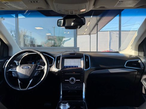 Used 2019 Ford Edge Titanium w/ Equipment Group 301A AWD/4WD image 27