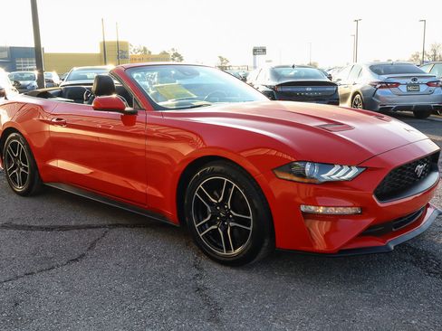 Used 2022 Ford Mustang Premium image 3