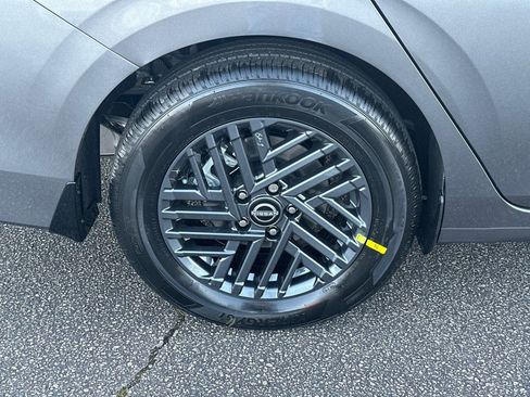 New 2026 Nissan Sentra SV w/ SV Convenience Package FWD image 17