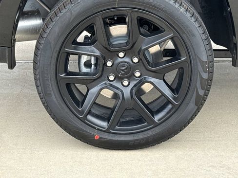 New 2026 RAM 1500 Laramie AWD/4WD image 10
