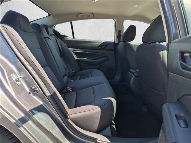 Used 2025 Nissan Altima 2.5 SV FWD image 17
