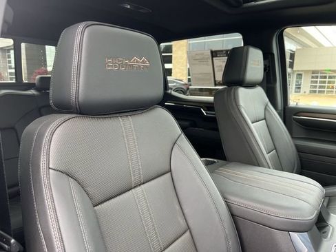 Used 2024 Chevrolet Silverado 1500 High Country w/ High Country Premium Package AWD/4WD image 24