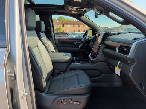 New 2026 GMC Yukon Denali w/ Denali Reserve Package AWD/4WD image 42