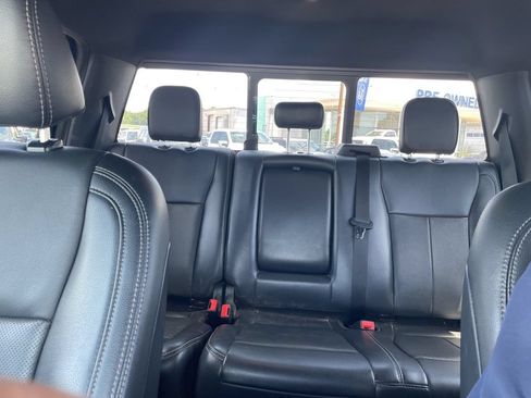 Used 2022 Ford F250 Lariat w/ Black Appearance Package AWD/4WD image 15