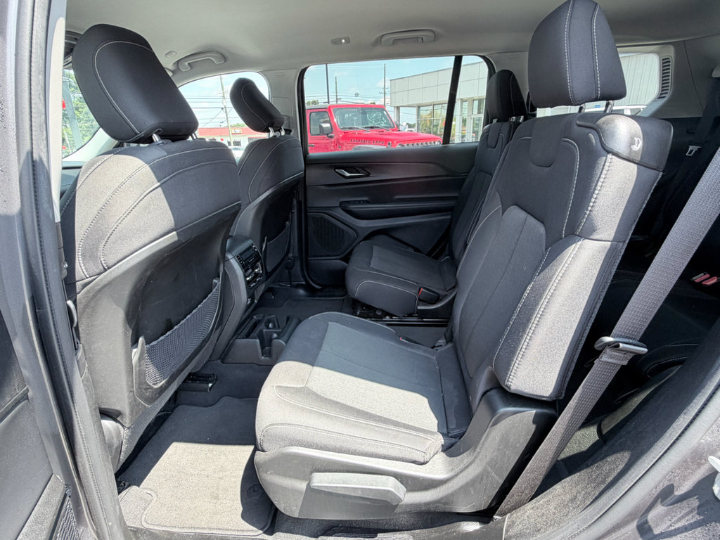Used 2023 Jeep Grand Cherokee L Laredo RWD image 25