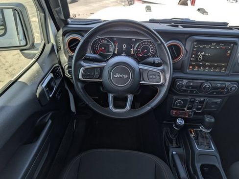 Used 2022 Jeep Gladiator Mojave w/ Trailer Tow Package AWD/4WD image 15