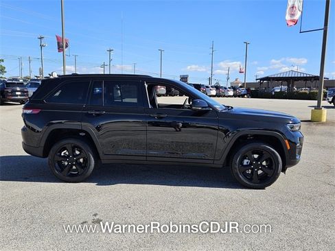 New 2025 Jeep Grand Cherokee Limited w/ Luxury Tech Group II image 15