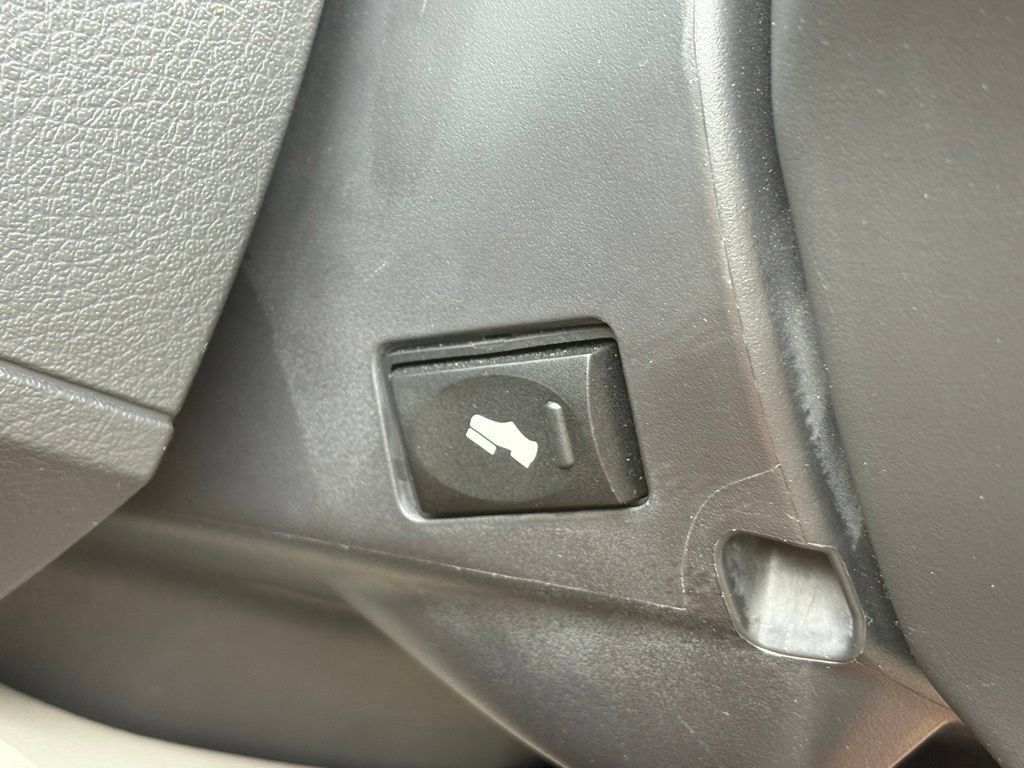 Used 2008 Dodge Grand Caravan SXT FWD image 13