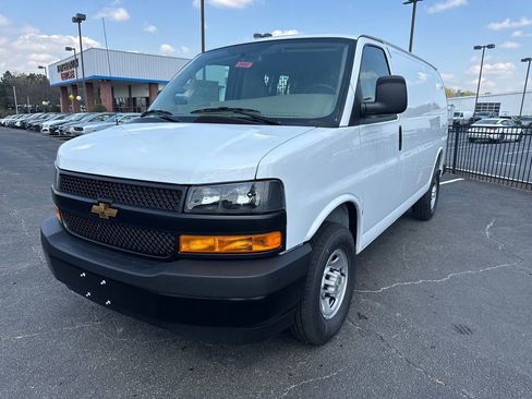 New 2026 Chevrolet Express 2500 RWD image 2