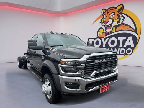 New 2026 RAM 5500 4x4 Crew Cab image 3