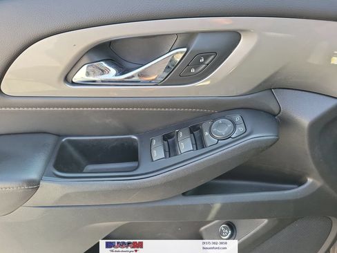Used 2018 Chevrolet Traverse LT AWD/4WD image 12