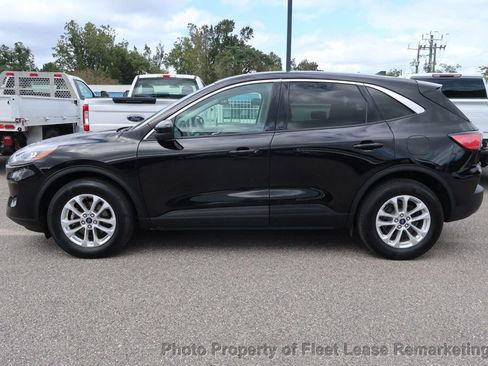 Used 2021 Ford Escape SE image 2