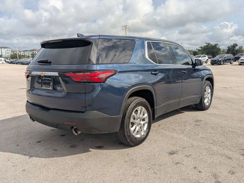 Used 2022 Chevrolet Traverse LS FWD image 4