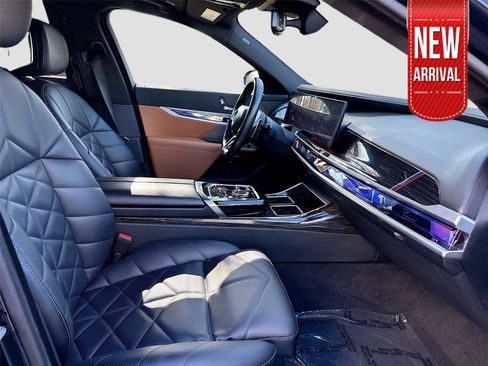 Used 2023 BMW 740i w/ Parking Assistance Package image 30