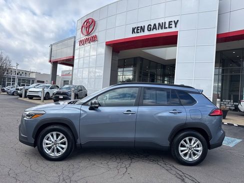 Certified 2025 Toyota Corolla Cross LE image 2