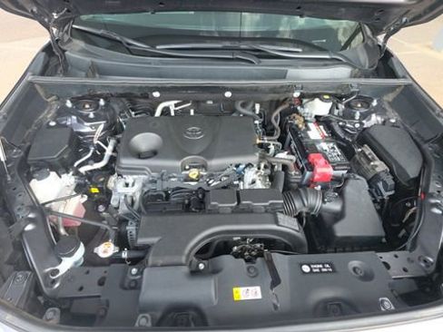 Used 2021 Toyota RAV4 XLE w/ Convenience Package FWD image 33