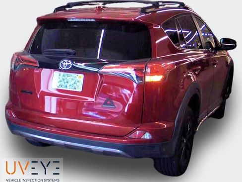 Used 2018 Toyota RAV4 XLE image 3