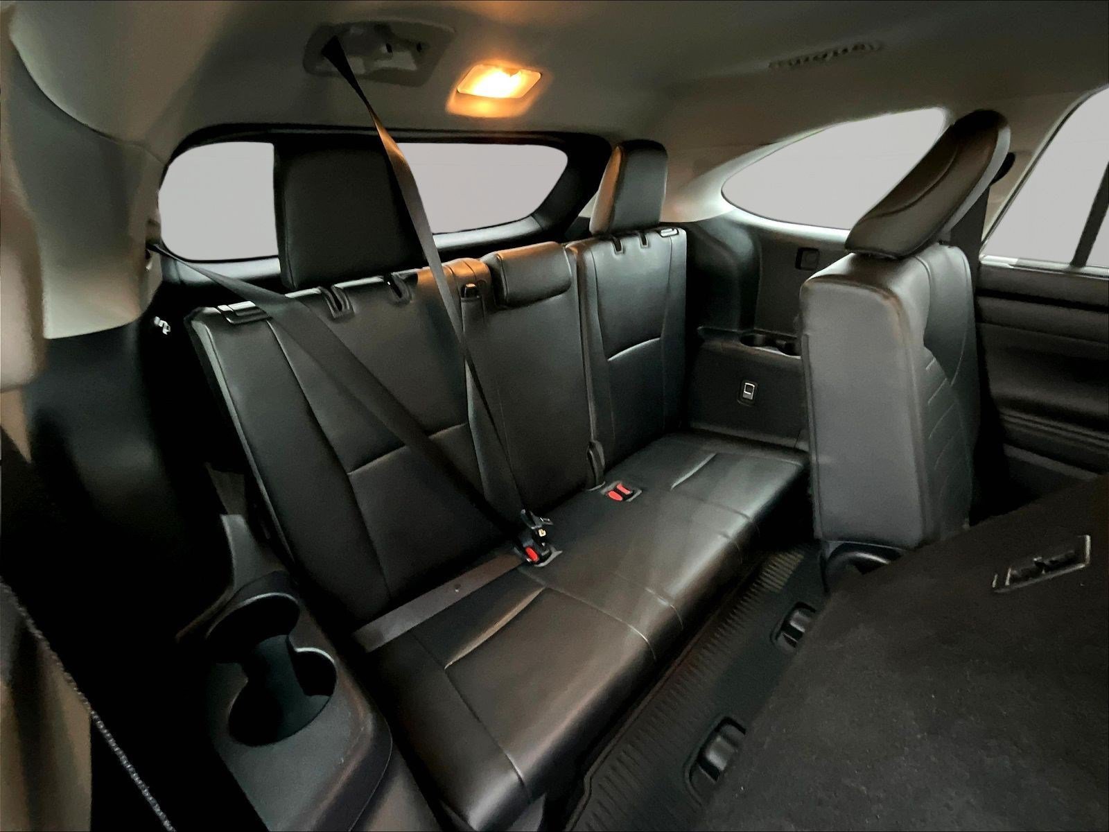 Used 2020 Toyota Highlander XLE AWD/4WD image 26