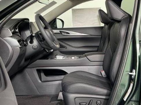Certified 2027 INFINITI QX60 Luxe w/ Cargo Package FWD image 12