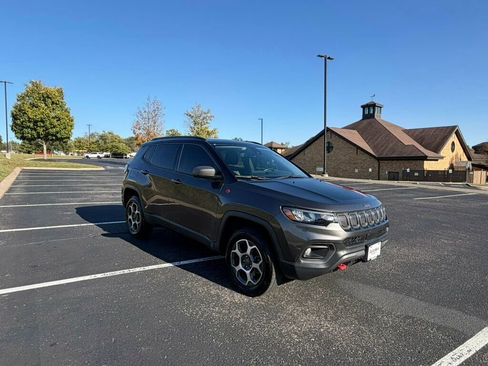Used 2022 Jeep Compass Trailhawk w/ Trailhawk Convenience Group image 3