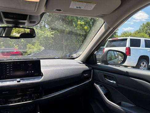 Used 2026 Nissan Rogue SL FWD image 38