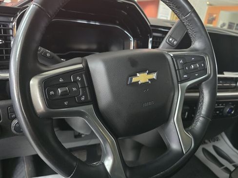 Used 2025 Chevrolet Silverado 1500 LT AWD/4WD image 21