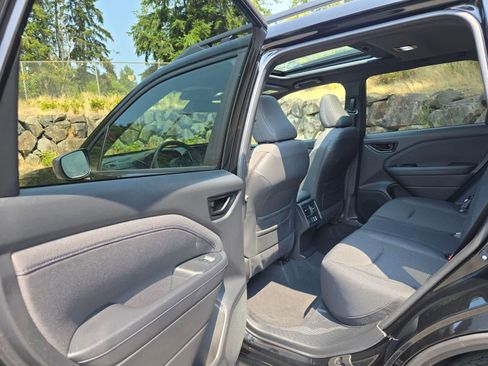 Certified 2025 Subaru Forester Premium AWD/4WD image 25