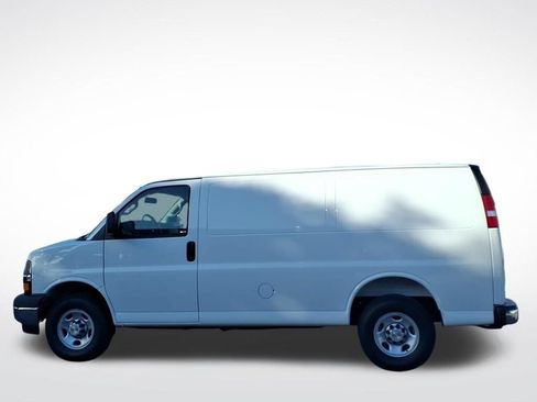 New 2026 Chevrolet Express 2500 w/ Driver Convenience Package RWD image 7
