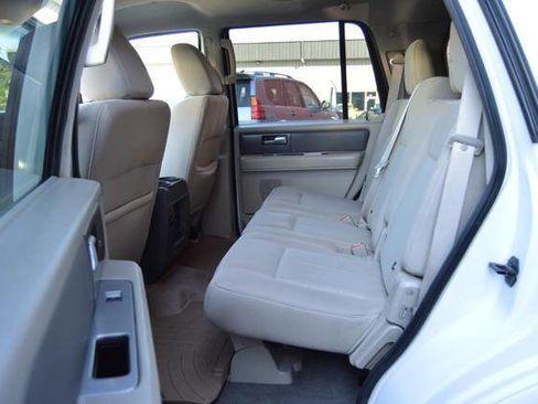 Used 2010 Ford Expedition XLT AWD/4WD image 12