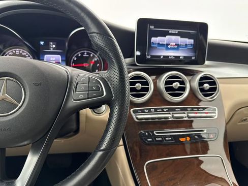 Used 2019 Mercedes-Benz GLC 300 image 23