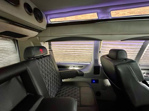 Used 2023 GMC Savana 2500 image 77