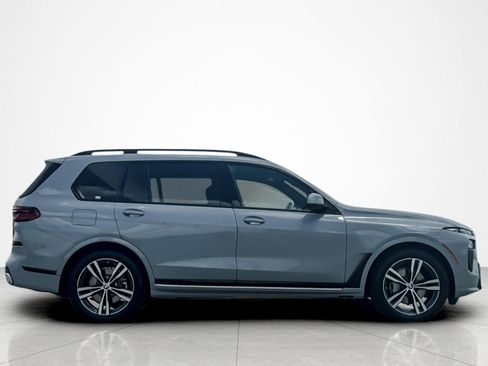 Used 2023 BMW X7 xDrive40i w/ M Sport Package AWD/4WD image 6