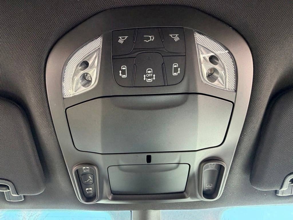 New 2026 Chrysler Pacifica Select w/ S Appearance Package FWD image 28