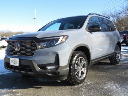 Used 2024 Honda Passport TrailSport image 1