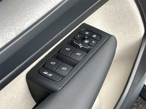 New 2026 Volvo XC40 B5 Ultra w/ Climate Package image 21