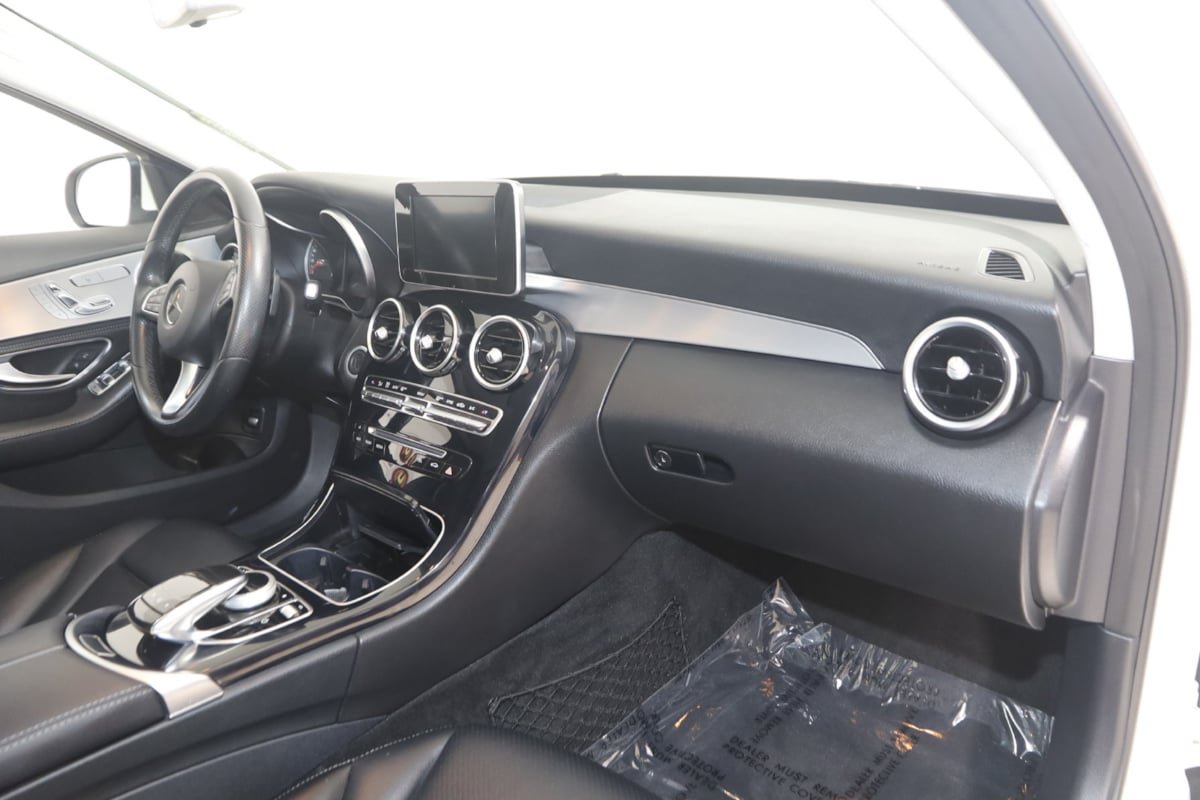 Used 2016 Mercedes-Benz C 300 4MATIC Sedan image 33
