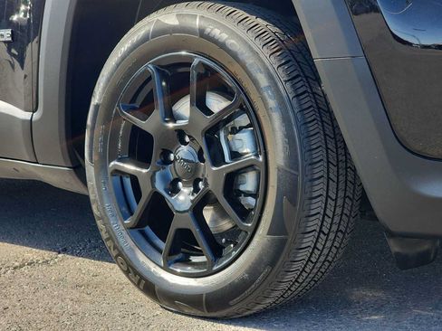 Used 2020 Jeep Renegade Altitude FWD image 12