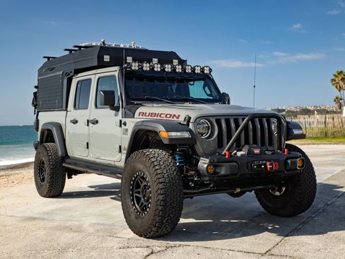 Used 2021 Jeep Gladiator Rubicon AWD/4WD image 3