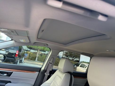 Used 2019 Honda CR-V Touring image 10