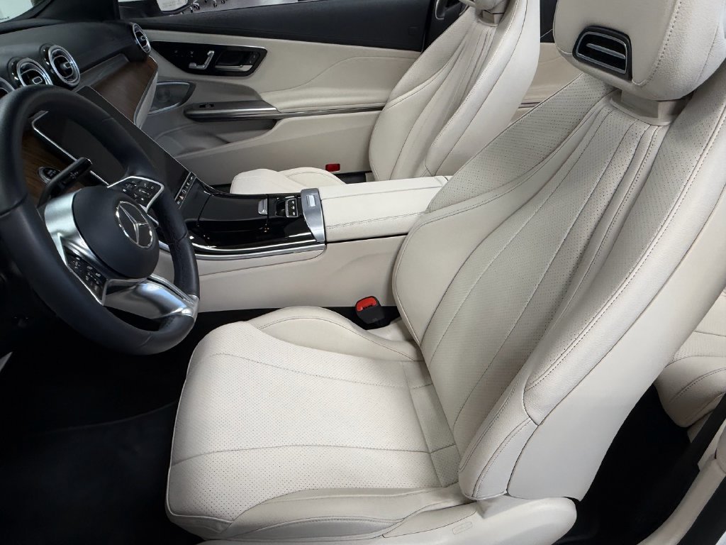 Used 2024 Mercedes-Benz CLE 300 4MATIC Cabriolet image 11