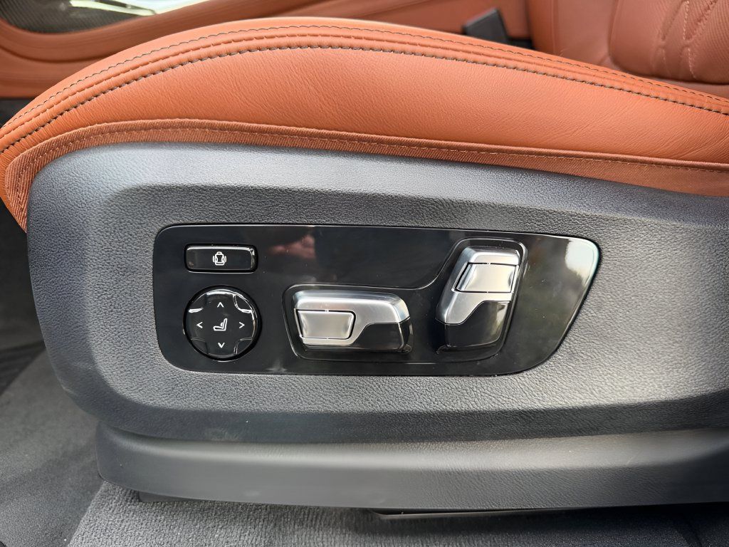 New 2027 BMW X7 M60i AWD/4WD image 13
