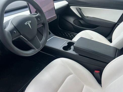 Used 2021 Tesla Model 3 Standard Range Plus image 12