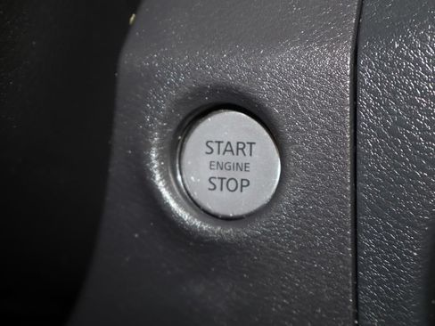 Used 2022 Nissan Frontier SV w/ SV Premium Package AWD/4WD image 24